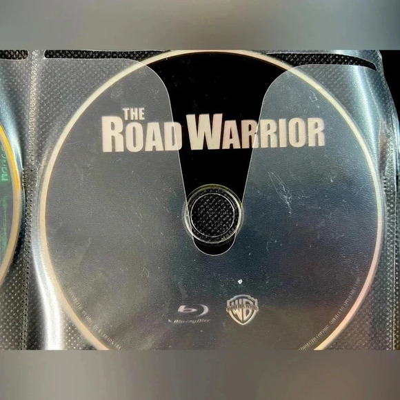 The Road Warrior  (Mad Max 2) - Blu Ray ⛓️🚓🚘 - Picture 1 of 2